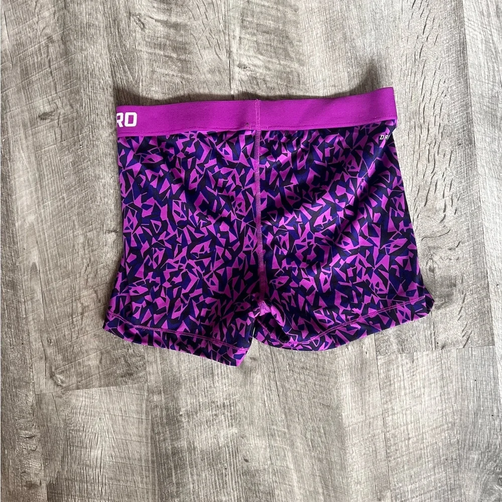 NWOT Nike Pro Compression Yoga Shorts L
